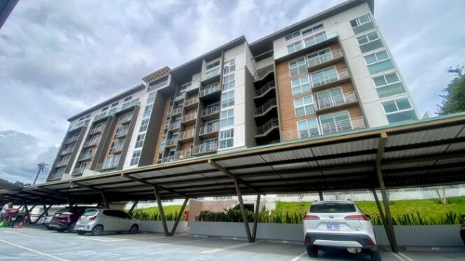 Se alquila espacioso apartamento en condominio CAIA Escazú 26-11 en Escazú, San José — $2,200