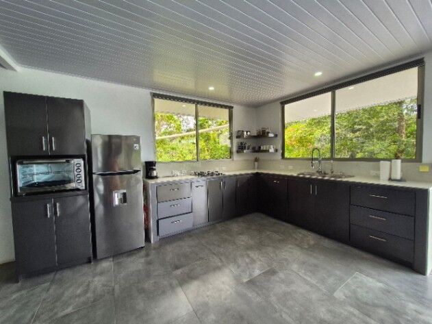 Casa Moderna y Espaciosa en Baru, Perez Zeledon en Barú, Pérez Zeledón, San José — $495,000