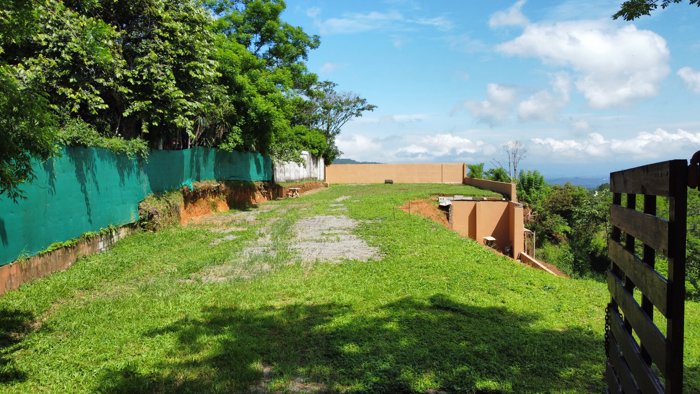 VENTA DE TERRENO EN CUIDAD COLÓN, VISTAS ESPECTACULARES. in Colón, Mora, San José — $217,000