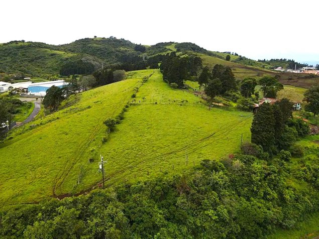 LOTE  INDUSTRIAL UBICADO EN OCHOMOGO in San Nicolás, Cartago — $4,350,000