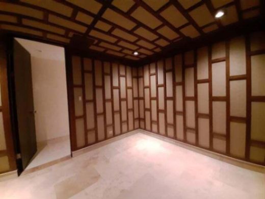Se vende casa con lote de más de 2200 m2 en Pozos Santa Ana 23-3367 en Pozos, Santa Ana, San José — $3,000,000