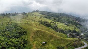 EN VENTA – 24.2 HECTÁREAS EN ALTO SAN JUAN en Barú, Pérez Zeledón, San José — $1,800,000 - Foto 5 de 25