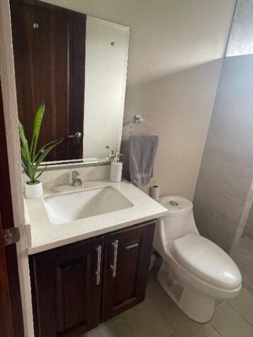 Se vende casa Condominio La Viña  en Tacares, Grecia, Alajuela — ₡ 90 000 000