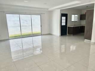 Bella Casa Nueva en San Juan La Union Cartago en San Juan, La Unión, Cartago — $245,000 - Foto 3 de 33