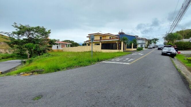 Se vende lote en San Rafael Escazú 25-909 en San Rafael, Escazú, San José — $165,000