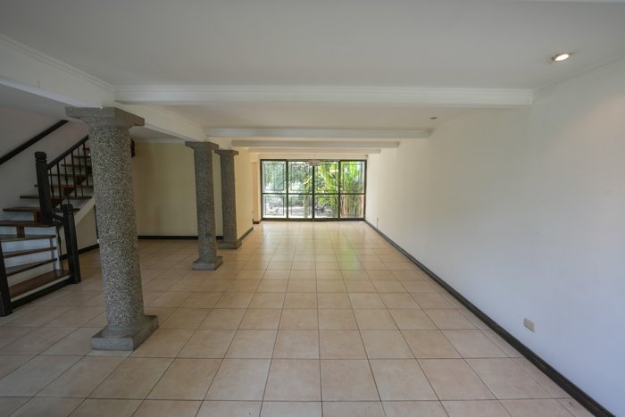 Casa de 4 Habitaciones con uso de suelo mixto en Escazú en San Rafael, Escazú, San José — $475,000 - Foto 3 de 22