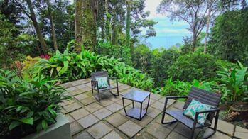 HERMOSA CASA EN VENTA | VISTA AL MAR, CALIDAD Y PRIVACIDAD . in Bahía Ballena, Osa, Puntarenas — $525,000 - Photo 5 of 16