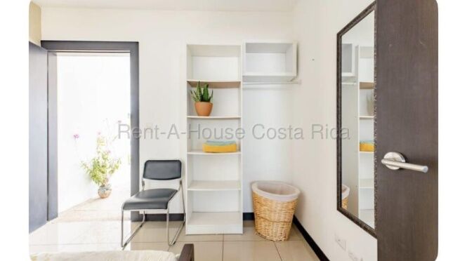Venta de Casa en Mercedes de Heredia. RAH 26-1796 PRECIO REBAJADO in Ulloa, Heredia — $250,000