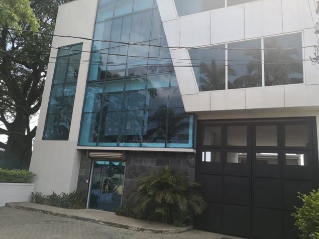 VENTA DE EDIFICIO DE OFICINAS, SAN JOSE, SANTA ANA, POZOS in Pozos, Santa Ana, San José — $1,750,000