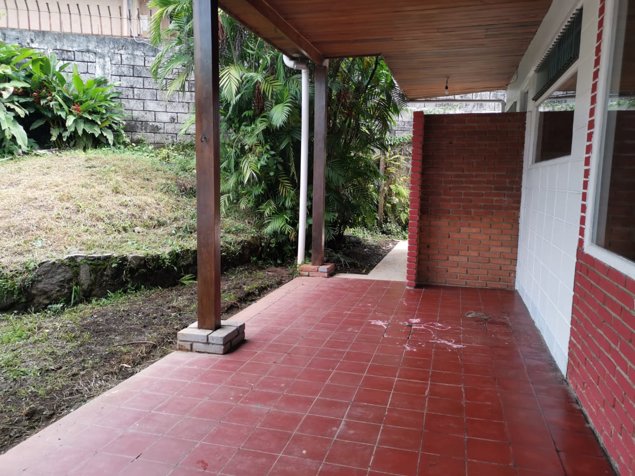 Propiedad con dos casas a la venta in San Ramón, La Unión, Cartago — $477,000 - Photo 2 of 20