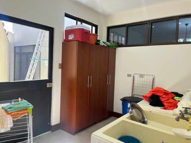 Casa Espaciosa en Cariari, Heredia en Escazú, San José — $650,000