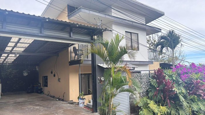 26-1164 // Venta de hermosa casa ubicada en Ciudad Colon B Don Bosco in Colón, Mora, San José — ₡ 90 000 000
