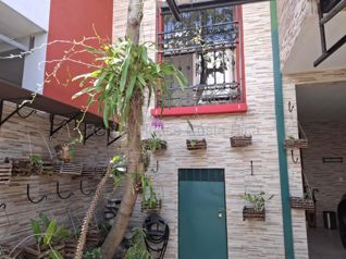 Venta de Casa Contemporánea en Ulloa con Amplios Espacios #27-736 GS
