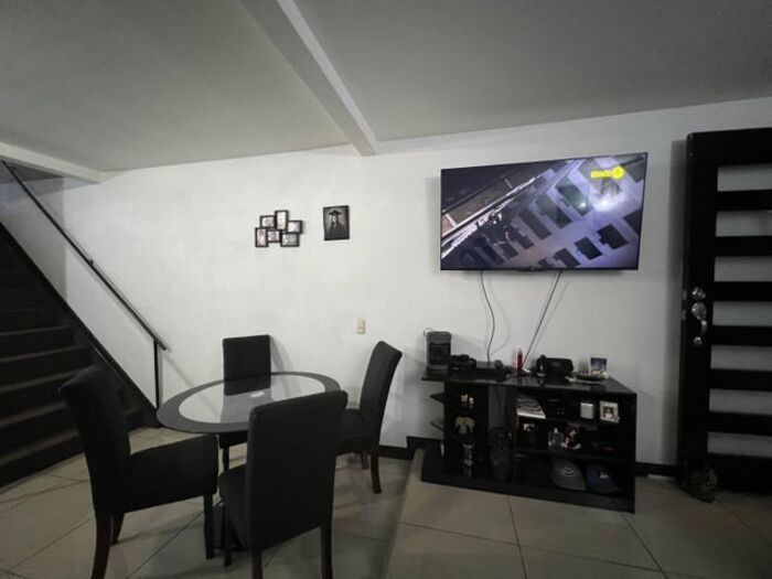 Se vende espaciosa casa con patio en Guadalupe San José 26-635 en Guadalupe, Goicoechea, San José — $160,000