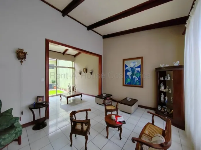 For Sale: House in Uruca-San José. RAH 26-1822 REDUCED PRICE in Uruca, San José — ₡ 215 000 000 - Photo 2 of 6