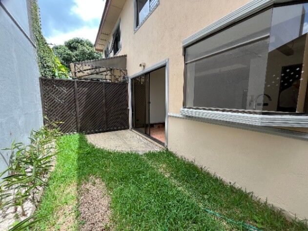 ¡Oportunidad en Santa Ana! Con sólo $165,000 Compre su Casa remodelada y bien ubicada en Santa Ana, San José — $165,000
