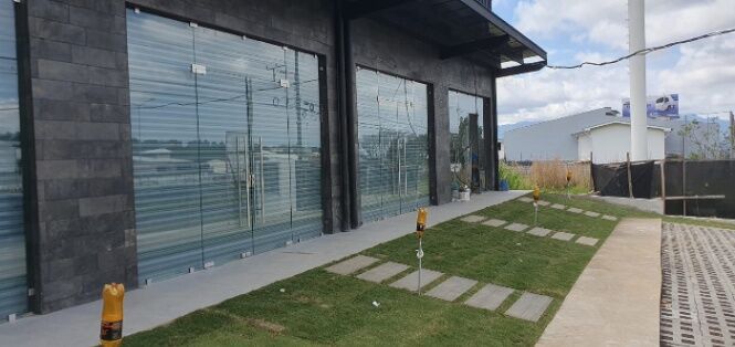 REMATE! VENTA DE DOS LOCALES EN PLAZA COMERCIAL, CARTAGO, LA UNIÓN, SAN RAFAEL  en San Rafael, La Unión, Cartago — ₡ 100 000 000