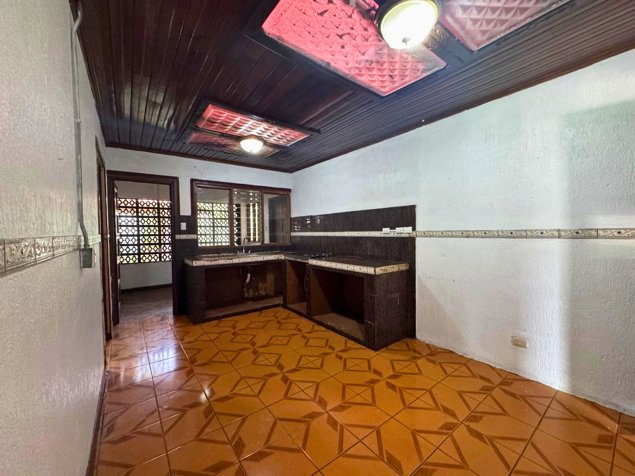 Casa amplia en venta en Palmares – Excelente ubicación in La Granja, Palmares, Alajuela — ₡ 110 000 000 - Photo 3 of 10