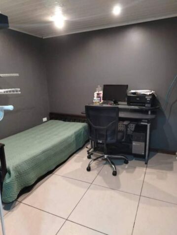 Se vende hermosa propiedad con casa principal y dos apartamentos que generan ingresos mensuales. in Anselmo Llorente, Tibás, San José — ₡ 135 000 000