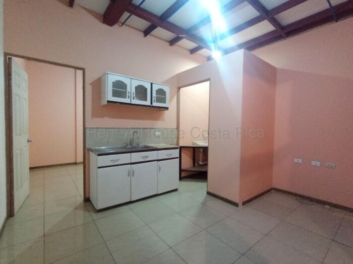 Alquiler | Apartamento de 1 habitación frente a Mall Zona Centro #26-2182 GS in San Rafael Abajo, Desamparados, San José — $393