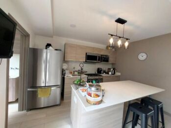 Se alquila espaciosa casa con terraza en San Antonio Escazú 26-13 en San Antonio, Escazú, San José — $1,500 - Foto 5 de 21