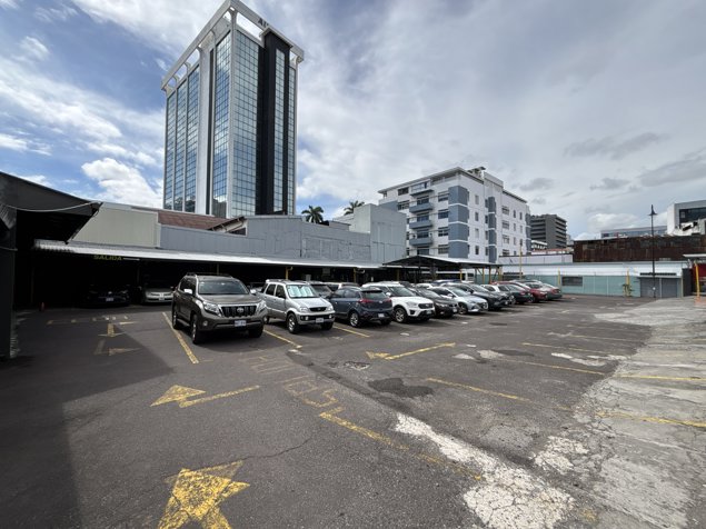 VENTA DE LOTE DE 2.110 m² CON PARQUEO EN EL CENTRO DE SAN JOSÉ in Carmen, San José — $2,299,900