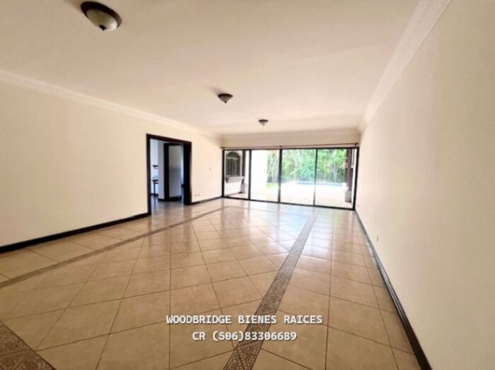 Casa en venta Santa Ana Condominio Oro Sol / piscina privada en Piedades, Santa Ana, San José — $590,000