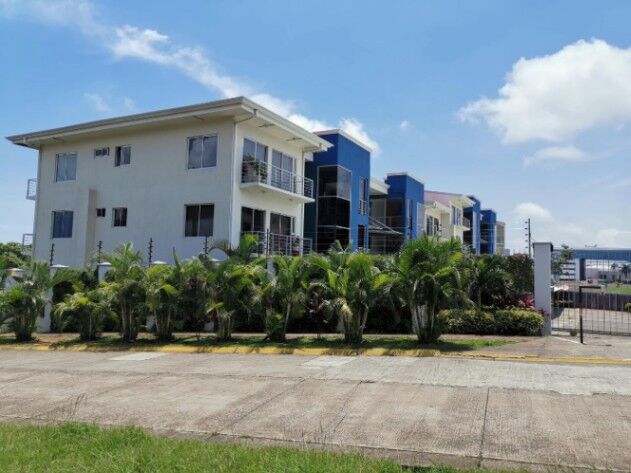 Se vende apartamento en Ulloa Heredia 23-1355 in Ulloa, Heredia — $165,000