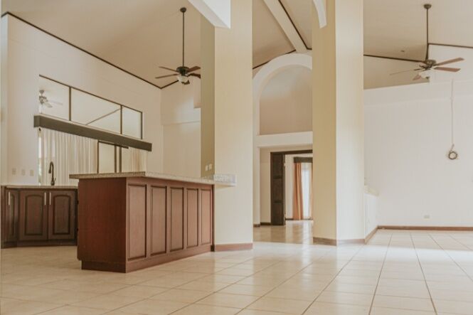 VENTA DE CASA CON PISCINA, ALAJUELA, OROTINA, HACIENDA VIEJA - 9605843 en Hacienda Vieja, Orotina, Alajuela — $750,000