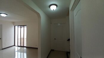 Venta de Casa + APTO en San Vicente de Moravia. RAH 25-1978 in San Vicente, Moravia, San José — $300,000 - Photo 4 of 10