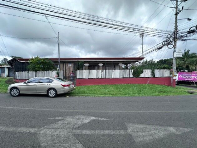 SE VENDE BELLA PROPIEDAD Y CASA EN DESAMPARADOS DE ALAJUELA.  en Desamparados, Alajuela — $220,000