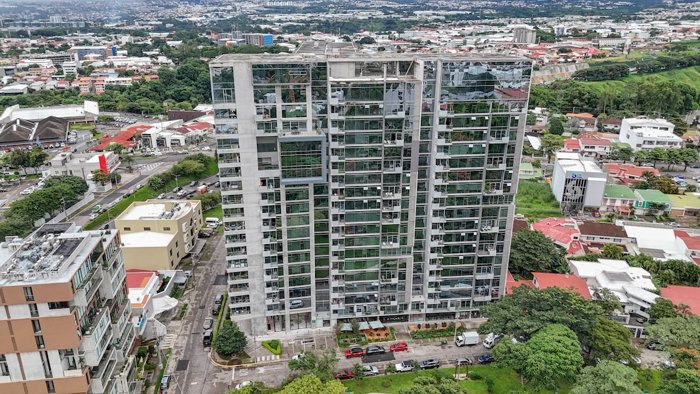 Apartamento de 2 Habitaciones con Línea blanca en QBO Rohrmoser en Pavas, San José — $215,000