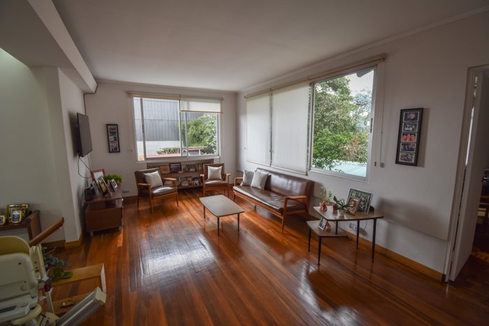 Casa Esquinera con uso mixto de 520m2 en Barrio Escalante in Carmen, San José — $545,000 - Photo 3 of 44