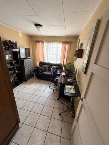 Venta de Apartamento en Montes de Oca-San Pedro. RAH 27-89 en San Pedro, Montes De Oca, San José — $130,000