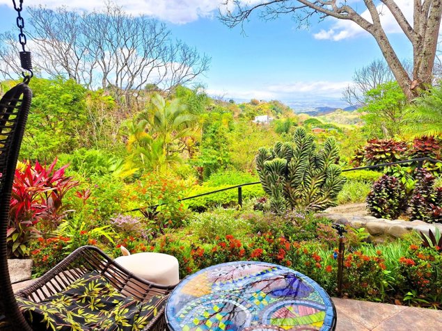 Exclusiva casa Atenas Garden of Eden con casa de huéspedes separada en Atenas, Alajuela — $633,000 - Foto 2 de 26