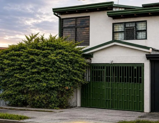 SE VENDE BELLA PROPIEDAD Y CASA EN DESAMPARADOS, SAN JOSÉ. in Desamparados, San José — ₡ 110 000 000