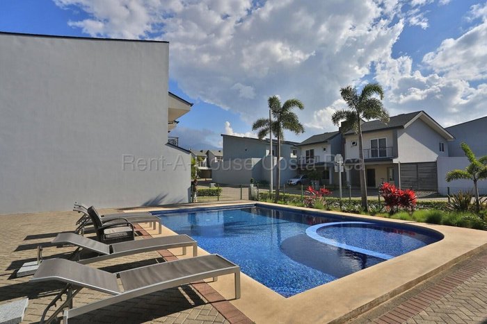 Alquiler de Casa en San Rafael de Escazú. RAH 27-385 en San Rafael, Escazú, San José — $2,200