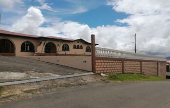 SE VENDE HERMOSA PROPIEDAD EN PACAYAS DE CARTAGO in Pacayas, Alvarado, Cartago — 160 000 000 ₡ - Photo 4 of 12