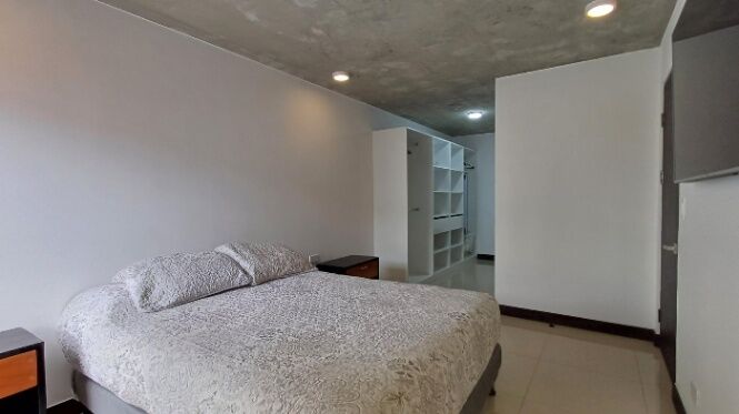 Se alquila apartamento en Granadilla Curridabat 26-791 in Granadilla, Curridabat, San José — $1,400