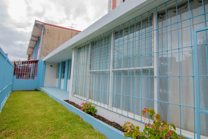 VENTA DE CASA USO MIXTO, SAN JOSÉ, SABANA NORTE, MATA REDONDA en Mata Redonda, San José — $389,000 - Foto 2 de 24
