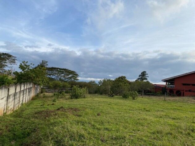 SE VENDE LOTE EN SAN ISIDRO HEREDIA en San Isidro, Heredia — ₡ 75 000 000