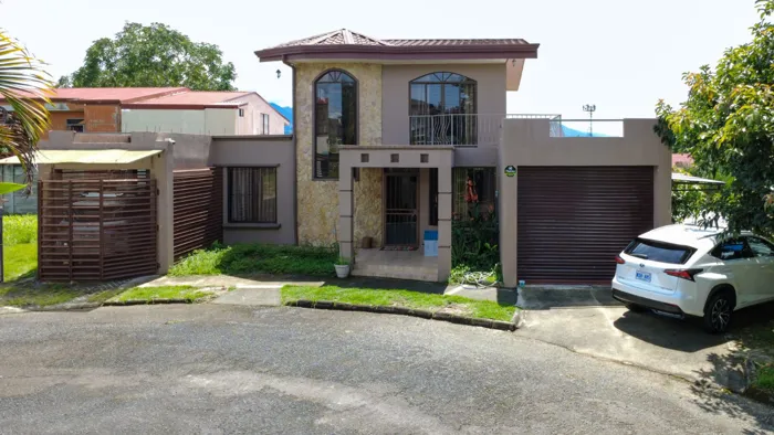Casa de 4 cuartos, 4 banos Residencial Montegeneral en Daniel Flores, Pérez Zeledón, San José — $199,999