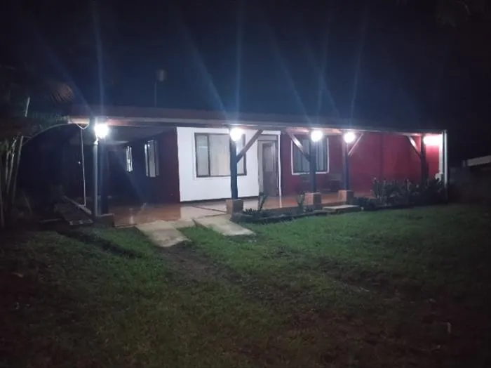 Casa pequeña con amplio lote en Atenas, Alajuela — ₡ 98 000 000
