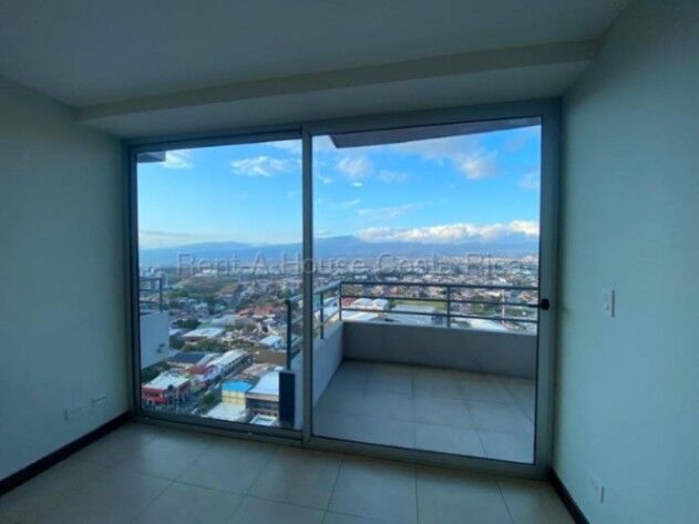 Alquiler de Moderno Apartamento en Merced-San José. en Merced, San José — $1,200 - Foto 3 de 17