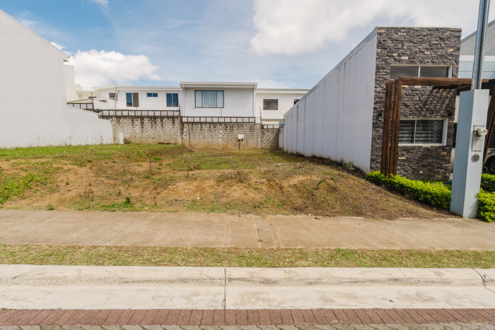 Venta de terreno 14F en Condominio Resort Distrito San Juan in San Juan, La Unión, Cartago — ₡ 57 900 000