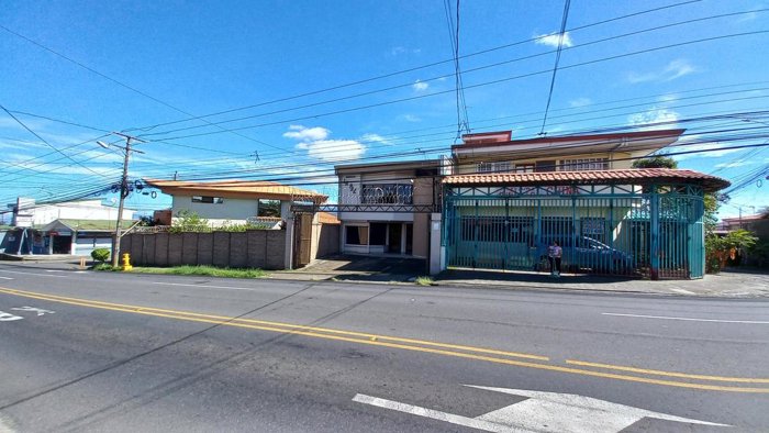 CASA EN VENTA GOICOCHEA SAN JOSÉ en Mata de Plátano, Goicoechea, San José — $320,000