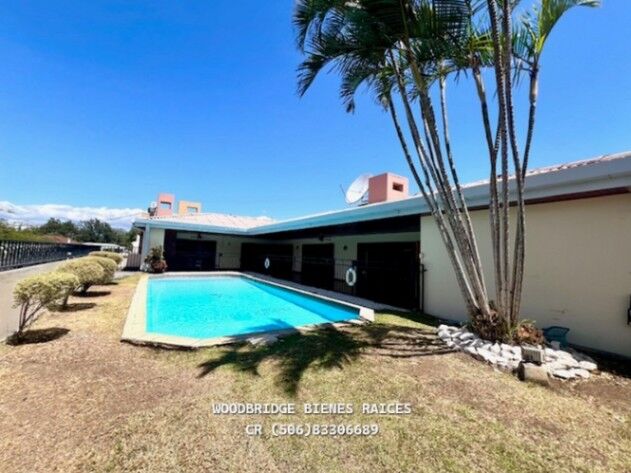 Escazu home for sale $580.000 pool /gardens in San Rafael in San Rafael, Escazú, San José — $580,000