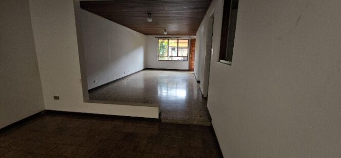 Venta de Casa en Granadilla de Curridabat. RAH 26-563 en Granadilla, Curridabat, San José — $200,000