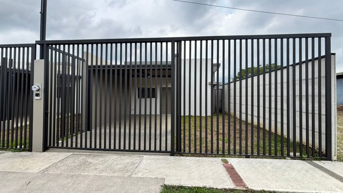 Se Vende Casa Urbanización Los Higuerones (Modelo C: 96m2) in Zaragoza, Palmares, Alajuela — ₡ 63 000 000 - Photo 2 of 7