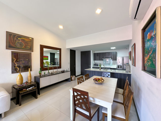 Oportunidad Hermoso Apartamento con Excelente ubicación en Santa Ana in Pozos, Santa Ana, San José — $245,000